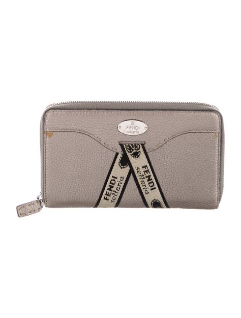 Fendi: Grey Selleria Continental Wallet 